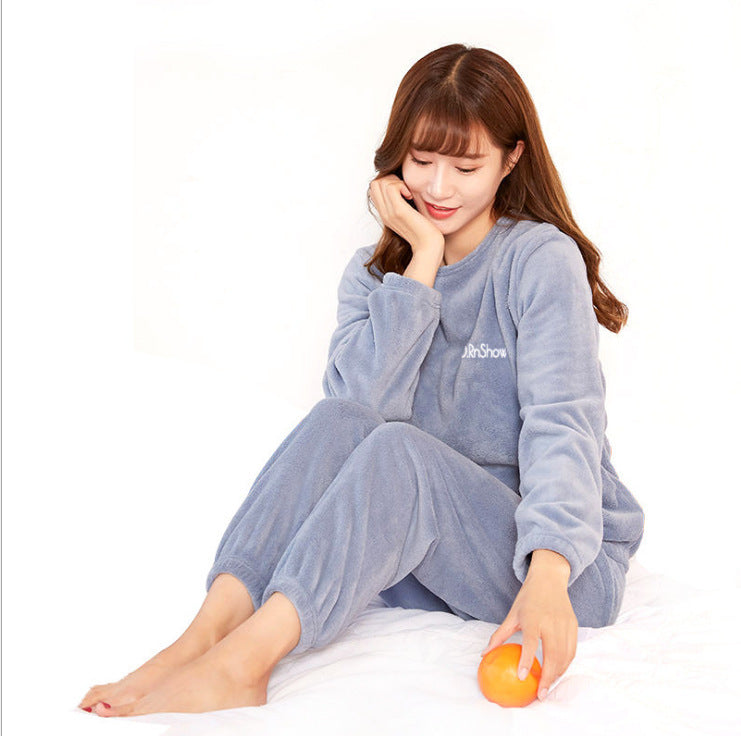 Wear loose-fitting pajamas outside in winter