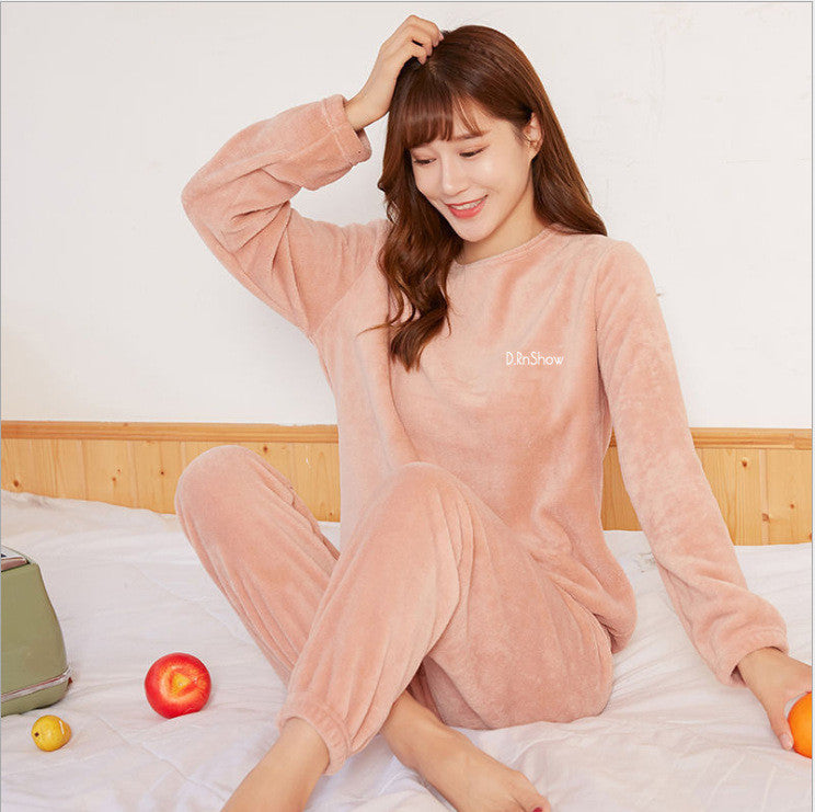 Wear loose-fitting pajamas outside in winter