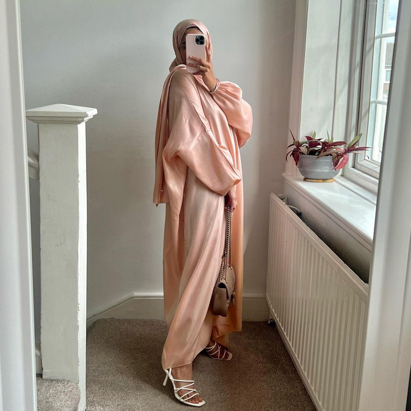 Middle East Dubai Muslim Robe Women's Clothing With Headscarf