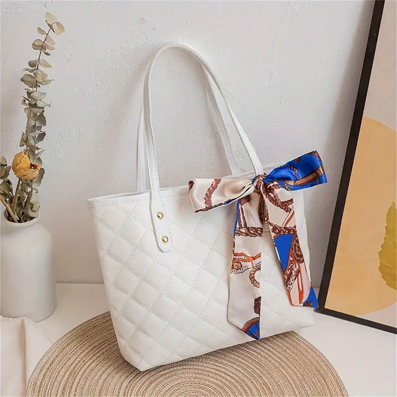 Sac fourre-tout matelassé tendance pour femme avec foulard en soie